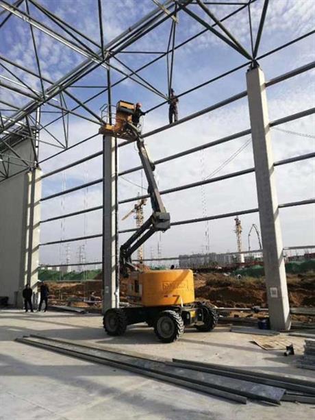 曲臂式高空作业平台